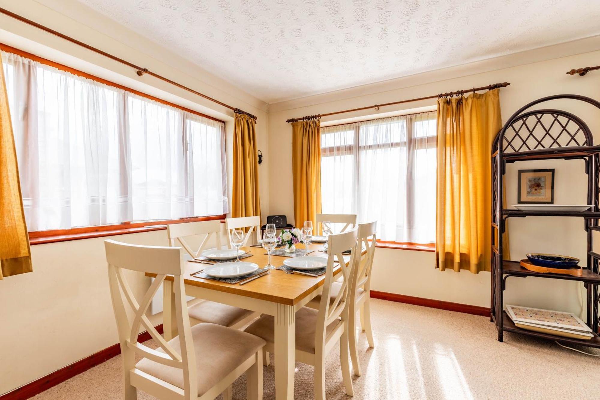 Host & - Cransley Holiday home